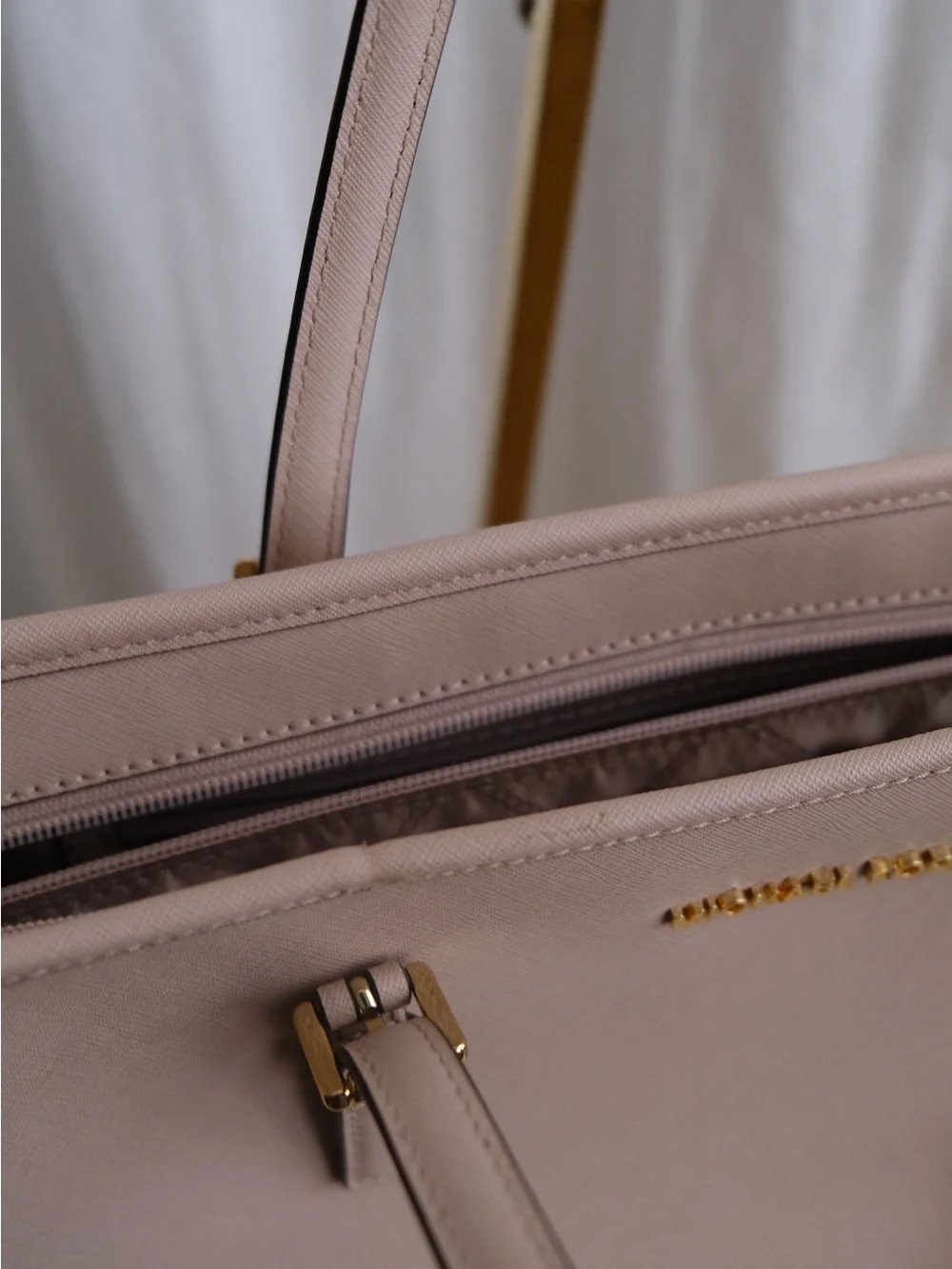 Michael Kors Multifunction Jet Set Travel Saffiano Leather Tote